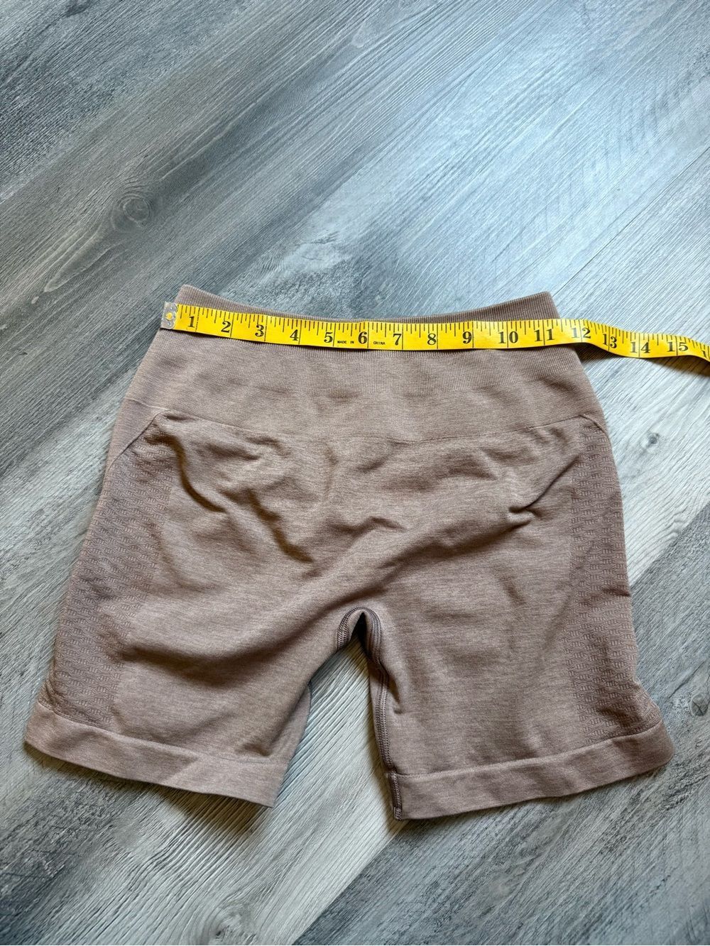 Alphalete Amplify Contour Short 5” High Rise Sand NEW Medium - Picture 9 of 12
